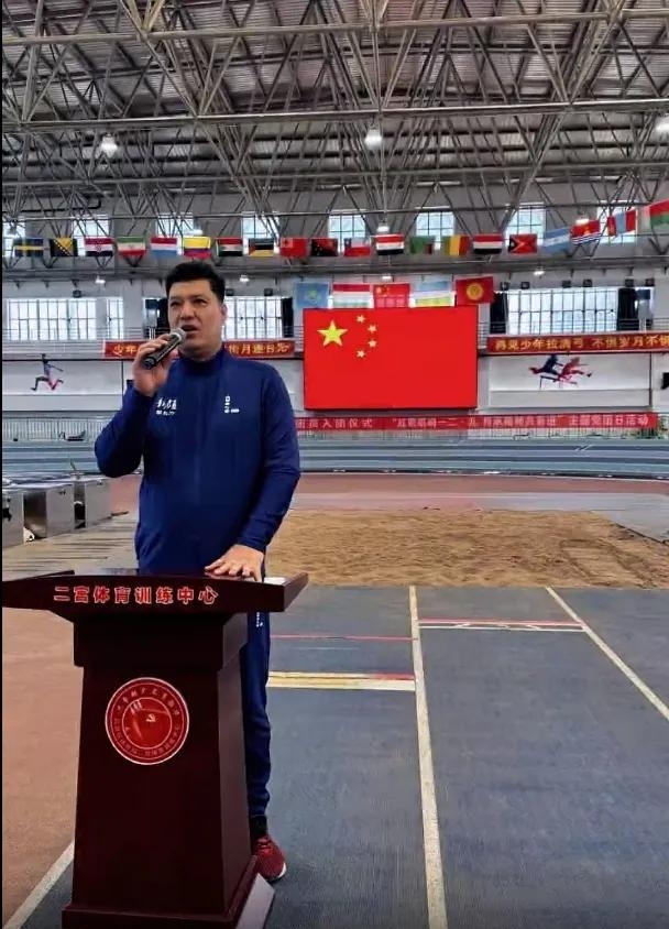 广发运动官网-田径队年轻新秀突围，挑战老牌选手夺冠成可能的简单介绍