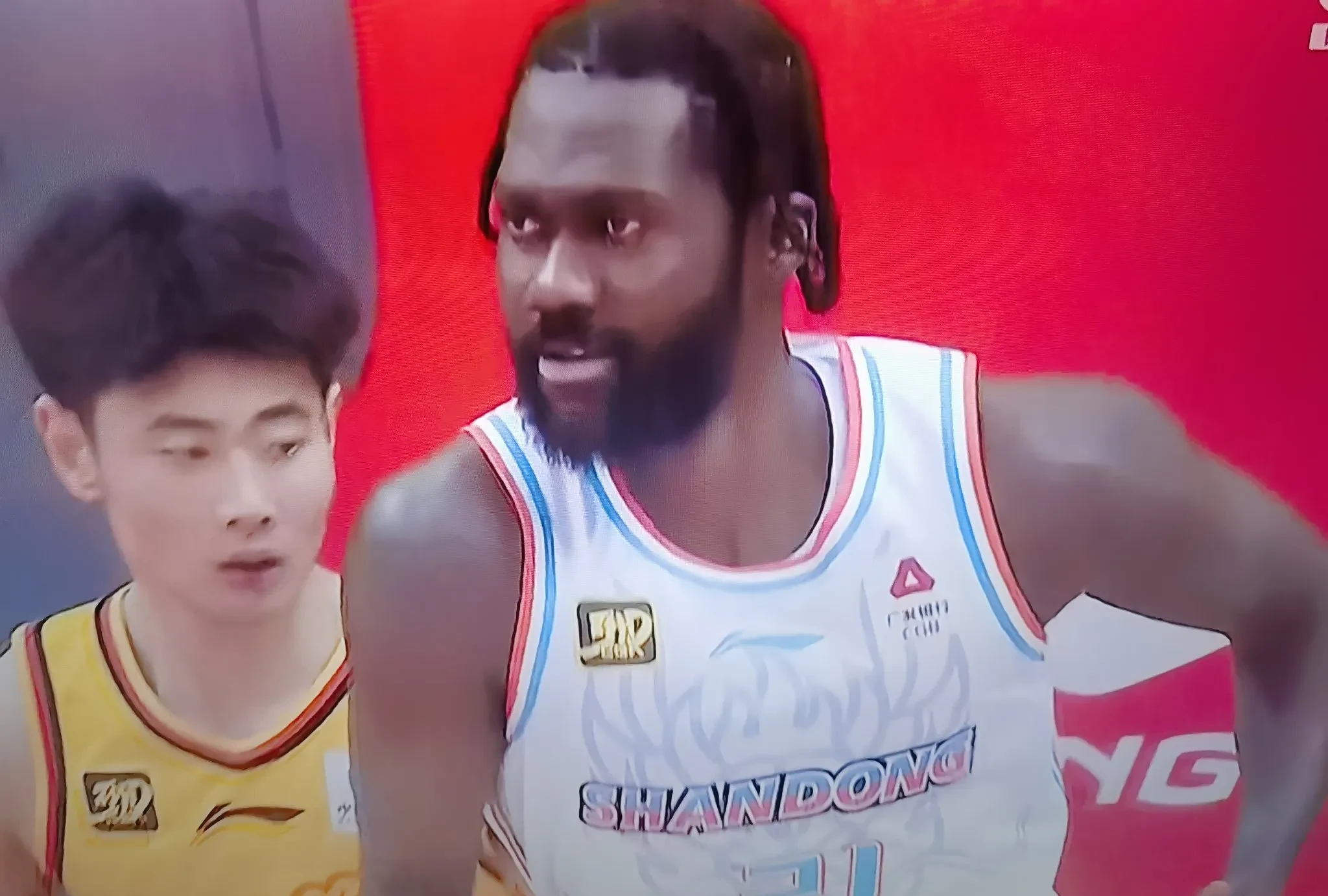 教练指导关键一战战术调整巧妙